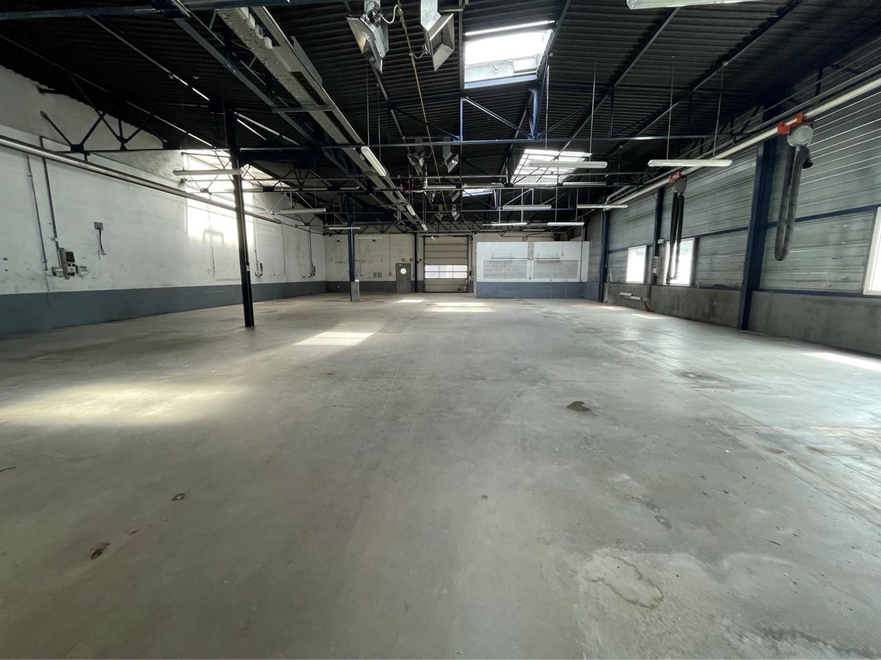 Local d'activité Vénissieux 1680m² Location local d'activité Vénissieux Rhône OLACT2109532 4